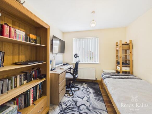 6 bed Detached for sale Image 5
