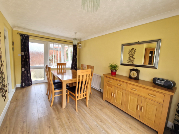 Chichester Close, Exmouth, EX8 2JU photo 3