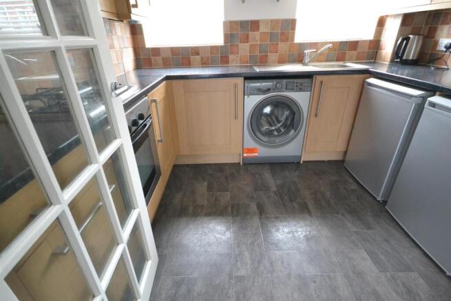 Kitchen 1.JPG