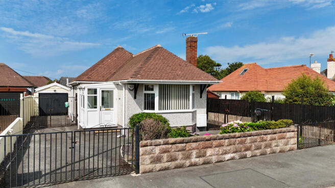 2-bed house on Moelwyn Avenue West,  Kinmel Bay, LL18, £178,950