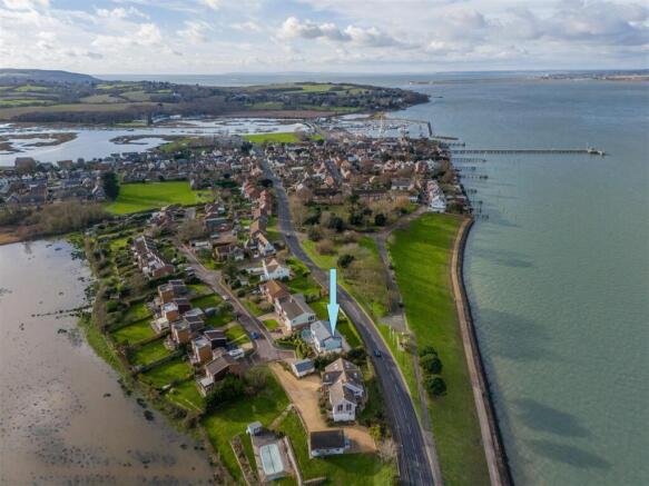 2005-028 - With Arrow - 2nd Photo.jpg