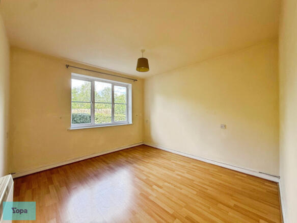 2 bed Apartment for sale Image 8