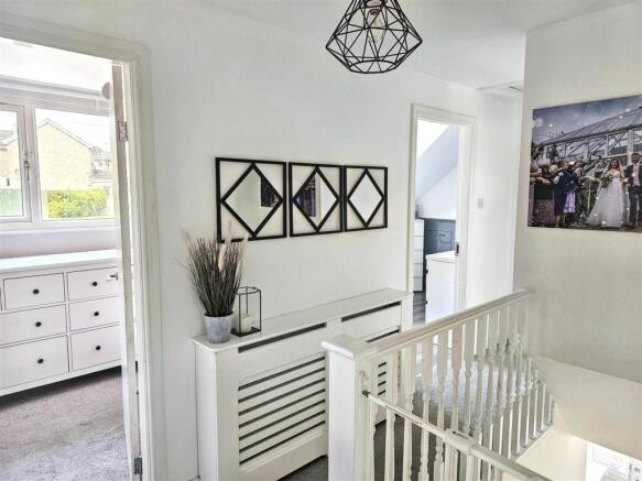 3 bed Semi-Detached for sale Image 7