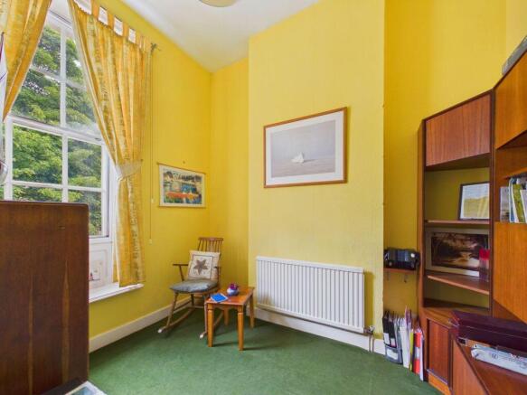 3 bed Apartment for sale Image 5