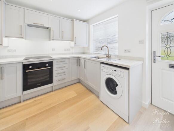 CAM01995G0-PR0432-STILL011