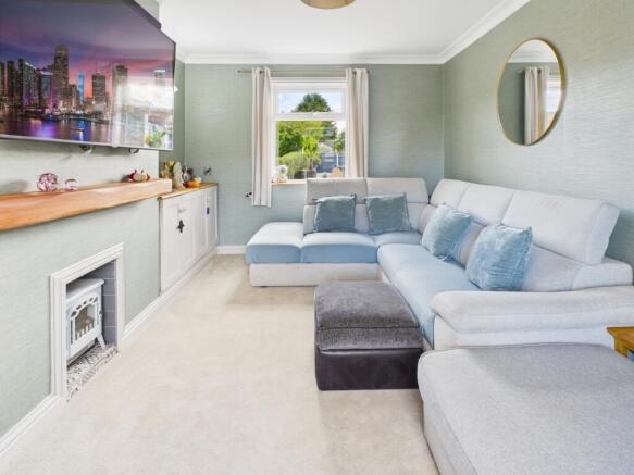 CAM04233G0-PR0039-STILL007