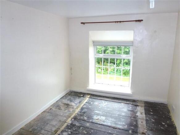 FRONT BEDROOM 2