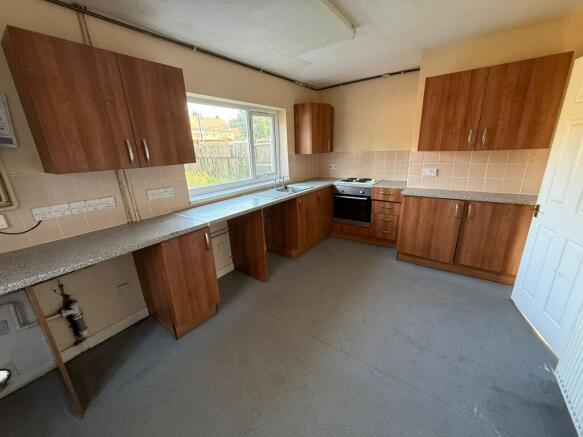 5 Cannock Road
Shareshill, Wolverhampton, WV10 7AG photo 4