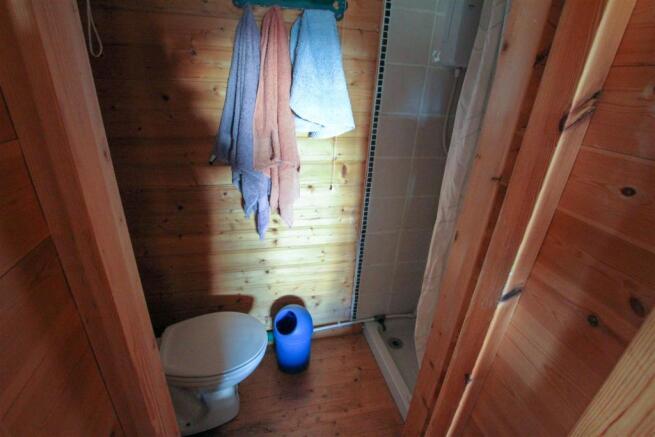log Cabin Shower Room.jpg