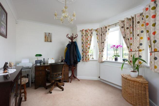 4 bed Detached for sale Image 11