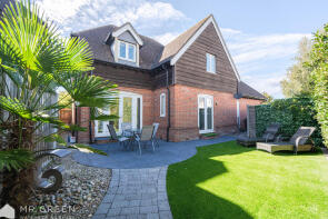 2, 29a Kings Court, Saxonbury Road, Bournemouth BH6 5NB