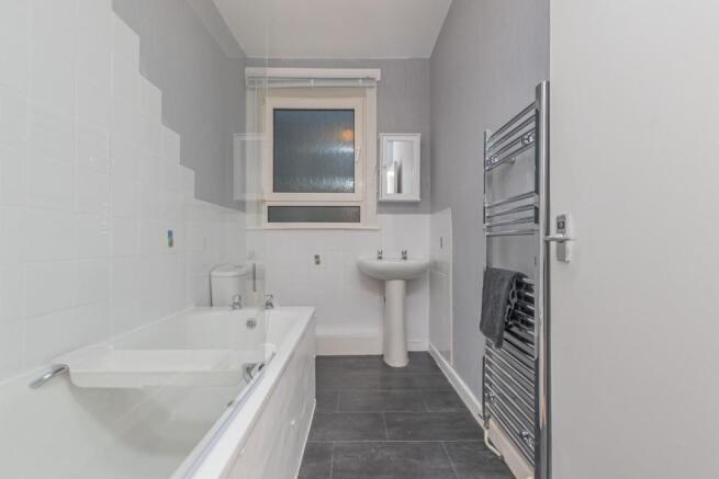 15. Bathroom.jpg
