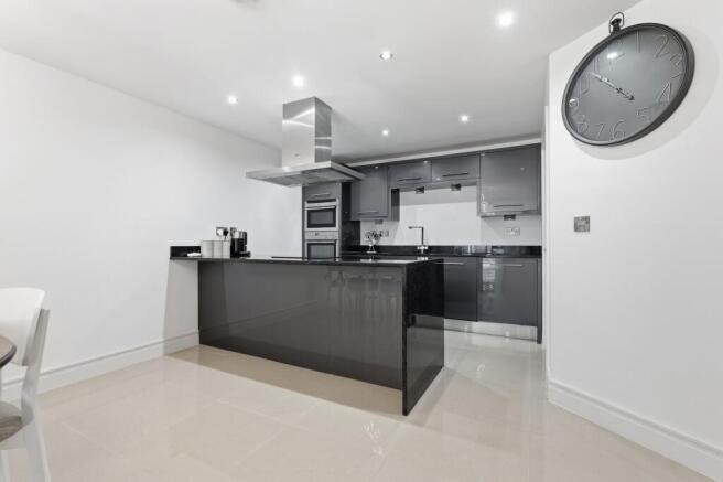 4 bed Terraced for sale Image 10