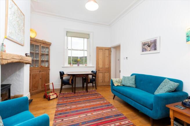 5 bed Detached for sale Image 11