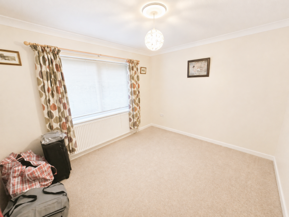2 bed Flat for sale Image 5