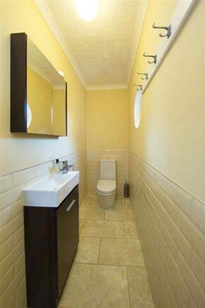 48 Barons Court Rd 2240.jpg