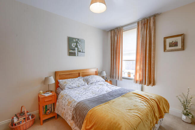 3 bed Apartment for sale Image 5