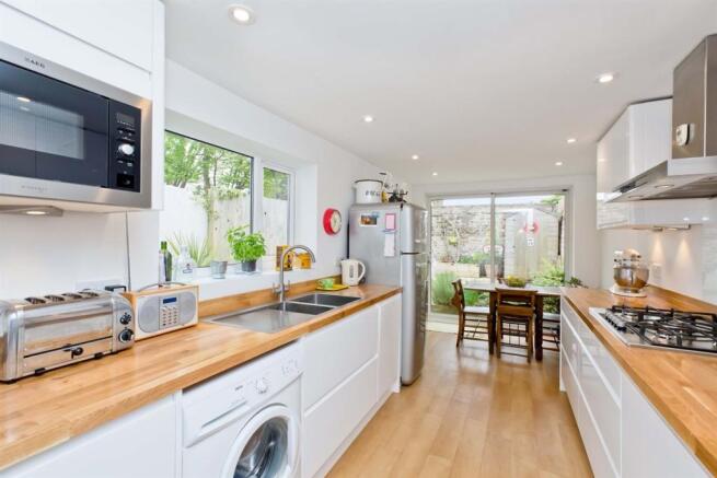 kitchen/breakfast ar