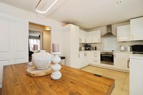 Rowdell Avenue, Coalpit Heath, Bristol
