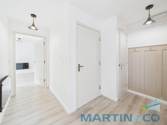 CAM01870G0-PR0198...