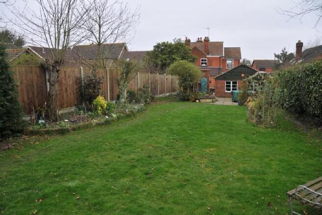 Garden (facing to)