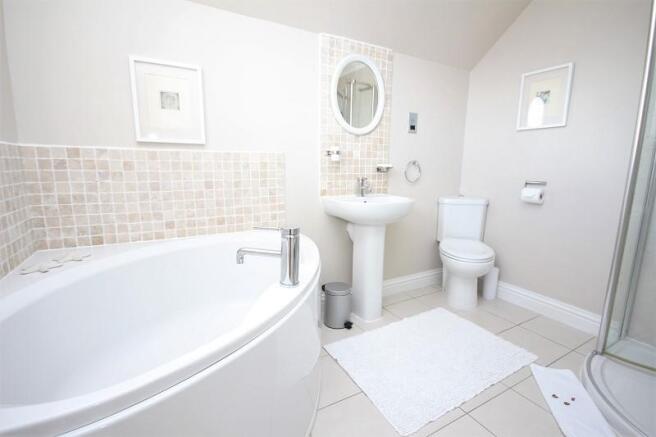 Bedroom 4 Ensuite