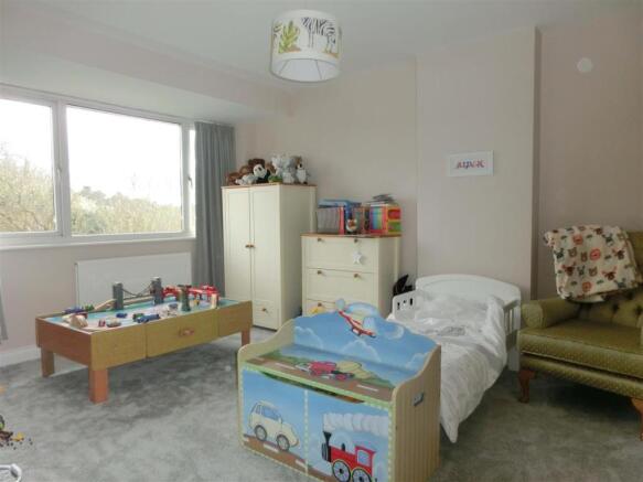 BEDROOM 2