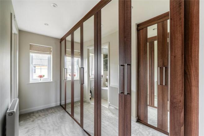 4 bed Detached for sale Image 11