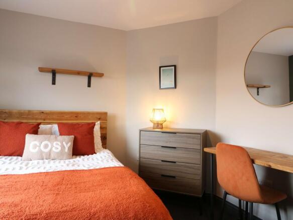 26 Clive Road Room 5 1.JPG