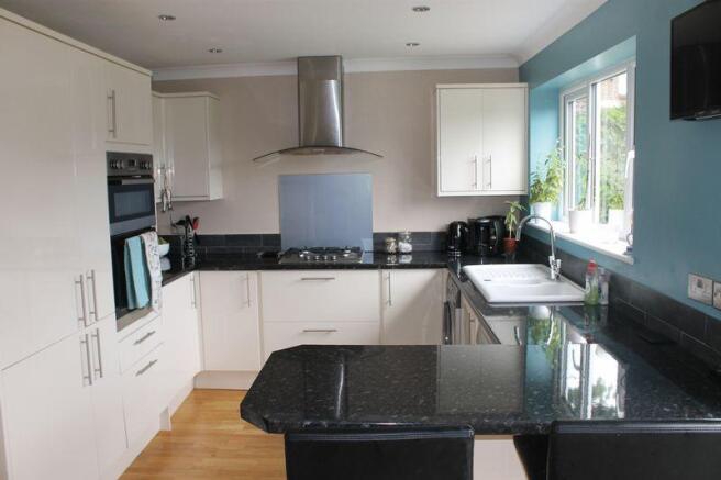 Kitchen/ Dinin...