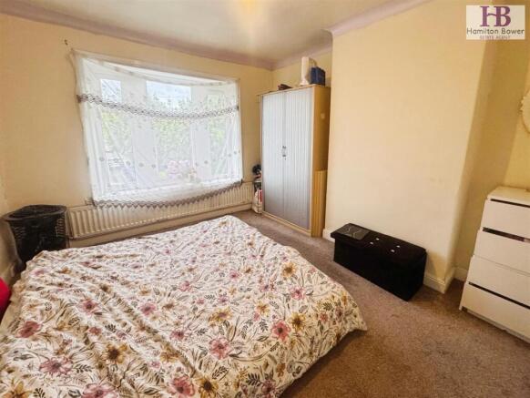 4 bed Terraced to rent Image 5
