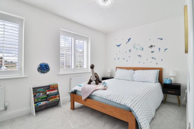 5 bed Detached for sale Image 12