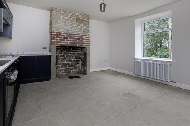 2 bed Terraced for sale Image 5
