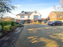 4, 70 Harwood Apartments, Woodlands Avenue, Littlehampton BN16 3FL