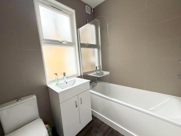 1st floor bathroom