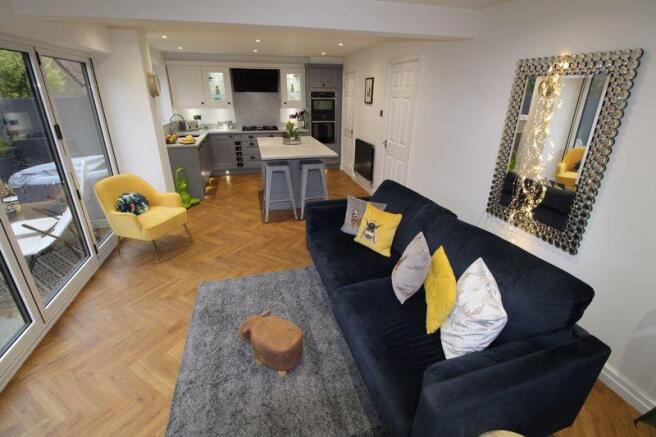 Open Plan Dini...
