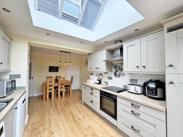 3 bed Semi-Detached Bungalow for sale Image 6