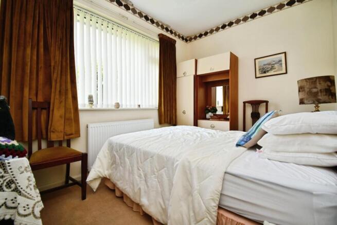 4 bed Semi-Detached Bungalow for sale Image 10