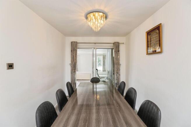4 bed Detached for sale Image 6