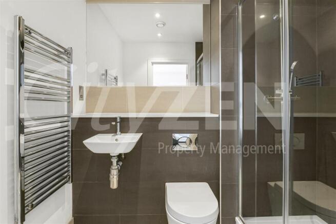 EN SUITE