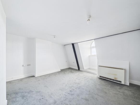 CAM01721G0-PR0118-STILL005