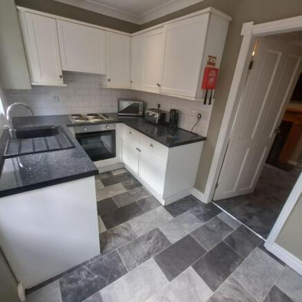 4 bed End of Terrace to rent Image 9