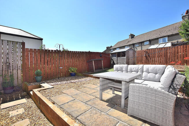 2 bed Semi-Detached to rent Image 5