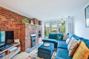 3, Diamond Cottages, Holland Road, Oxted RH8 9BQ