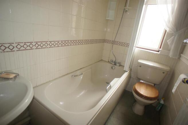 BATHROOM/WC