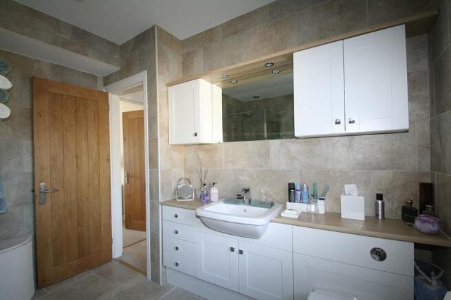 Family Bathroom 2