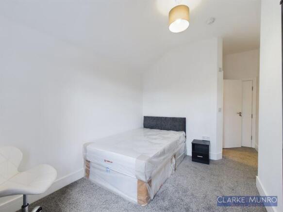 1 bed House of Multiple Occupation to rent Image 10