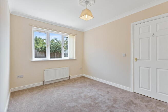 2 bed Semi-Detached Bungalow for sale Image 8