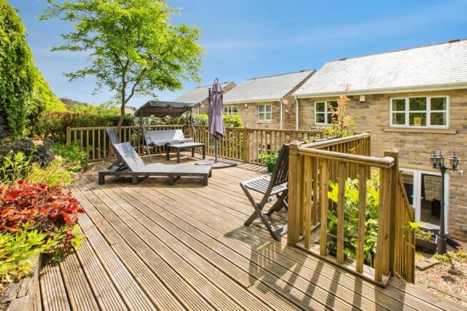 4 bed Detached for sale Image 5