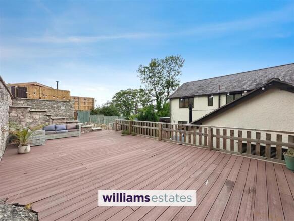 Rear Decked Area
